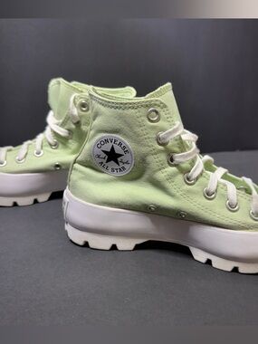 Converse Kids High Top chunky heel Sneakers in Pale Green and White sz 5.5